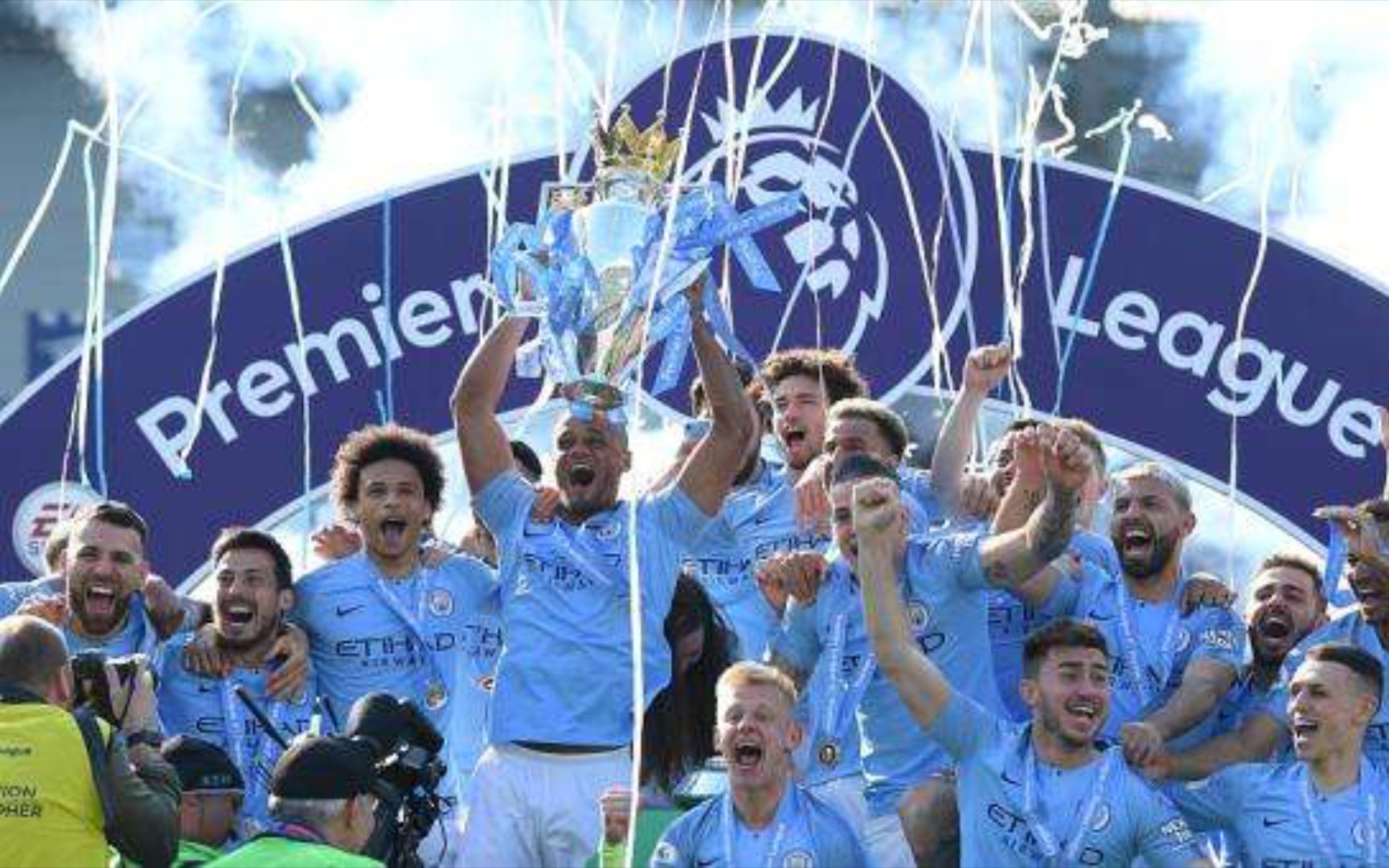 他不断摸索 他不断摸索